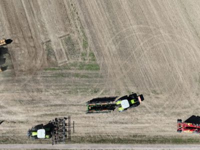 Aus 16 mach 4 Bodenbearbeitungsgeräte