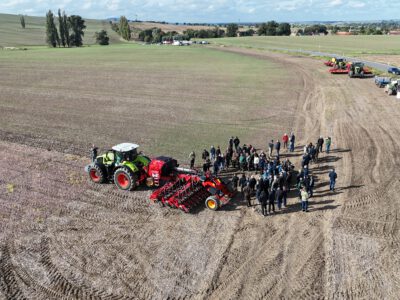 Feldtag mit Drilltechnik, Bodenspezialisten, Gästen, regionalen Spezialitäten, Wind und Sonnenschein
